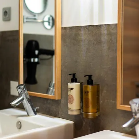 La Bambou ז'ואן-לה-פינס